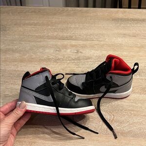 Jordan 1 Mid TD 'Bred Shadow' toddler shoes VGUC 7C
